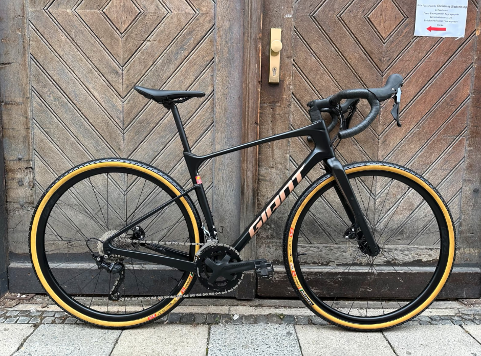 Giant Revolt Advanced 3 Gravelbike 28"