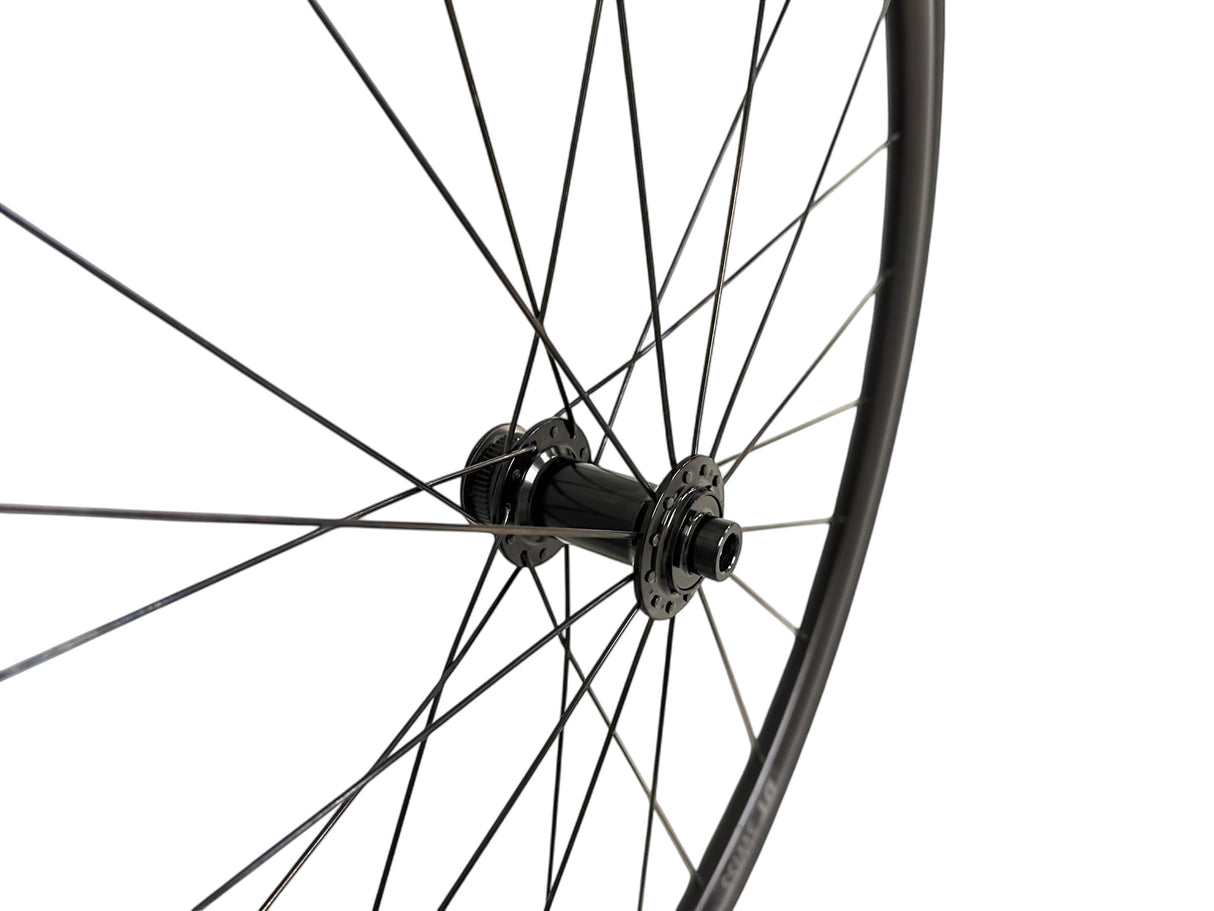 DT Swiss R470 DB Laufradsatz Reifen+Schlauch