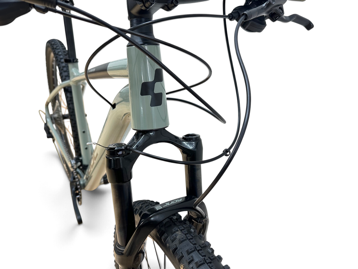 Cube Attention 29"