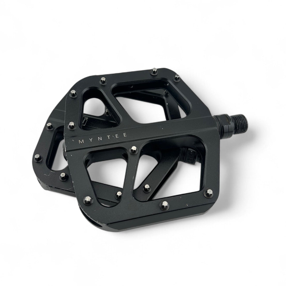 sumgott pedale NG Sports Myntee – CNC-Alu Plattformpedale mit Top-Grip – Bici No.1 english saddle bag CUBE STEREO HYBRID 140 Colour:carbon grey The pedals feature a