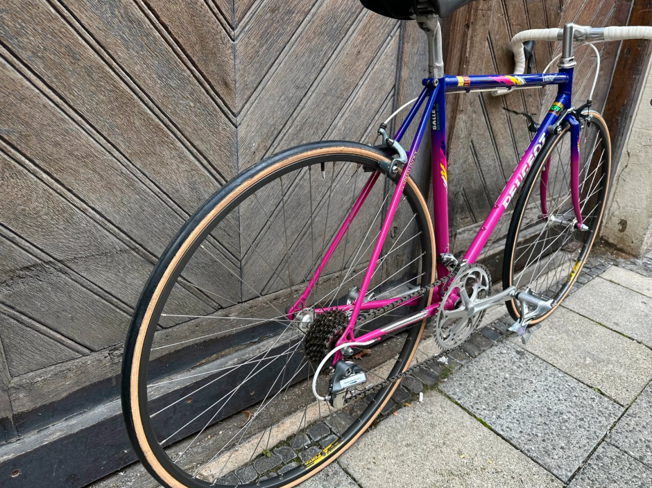 Peugeot Retro Rennrad – Shimano 600 Gruppe, sehr guter Zustand – Bici No.1