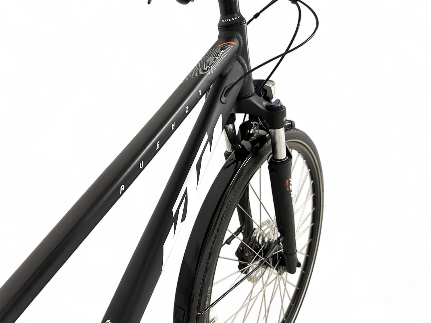 ktm trekkingrad avenza 27 disc KTM Avenza 27 Disc – Trekking bike with 27 gears & top-of-the-line equipment – Bici No.1