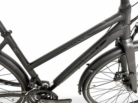 Stevens 6X Lite Tour trekking bike for women