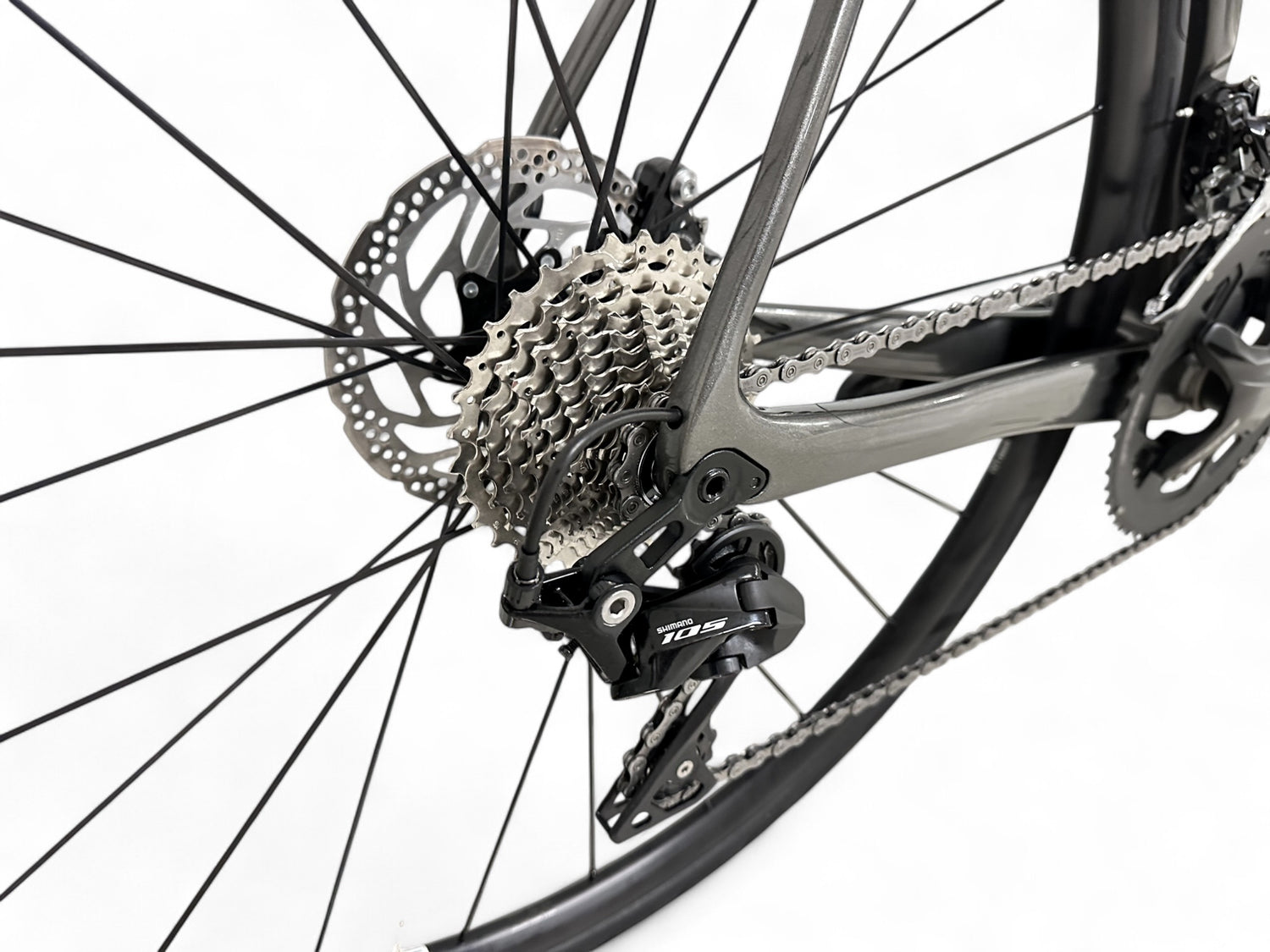rennrad stevens shimano 105 Stevens Izoard Disc – Carbon-Rennrad mit Shimano 105 & DT Swiss Laufrädern – Bici No.1