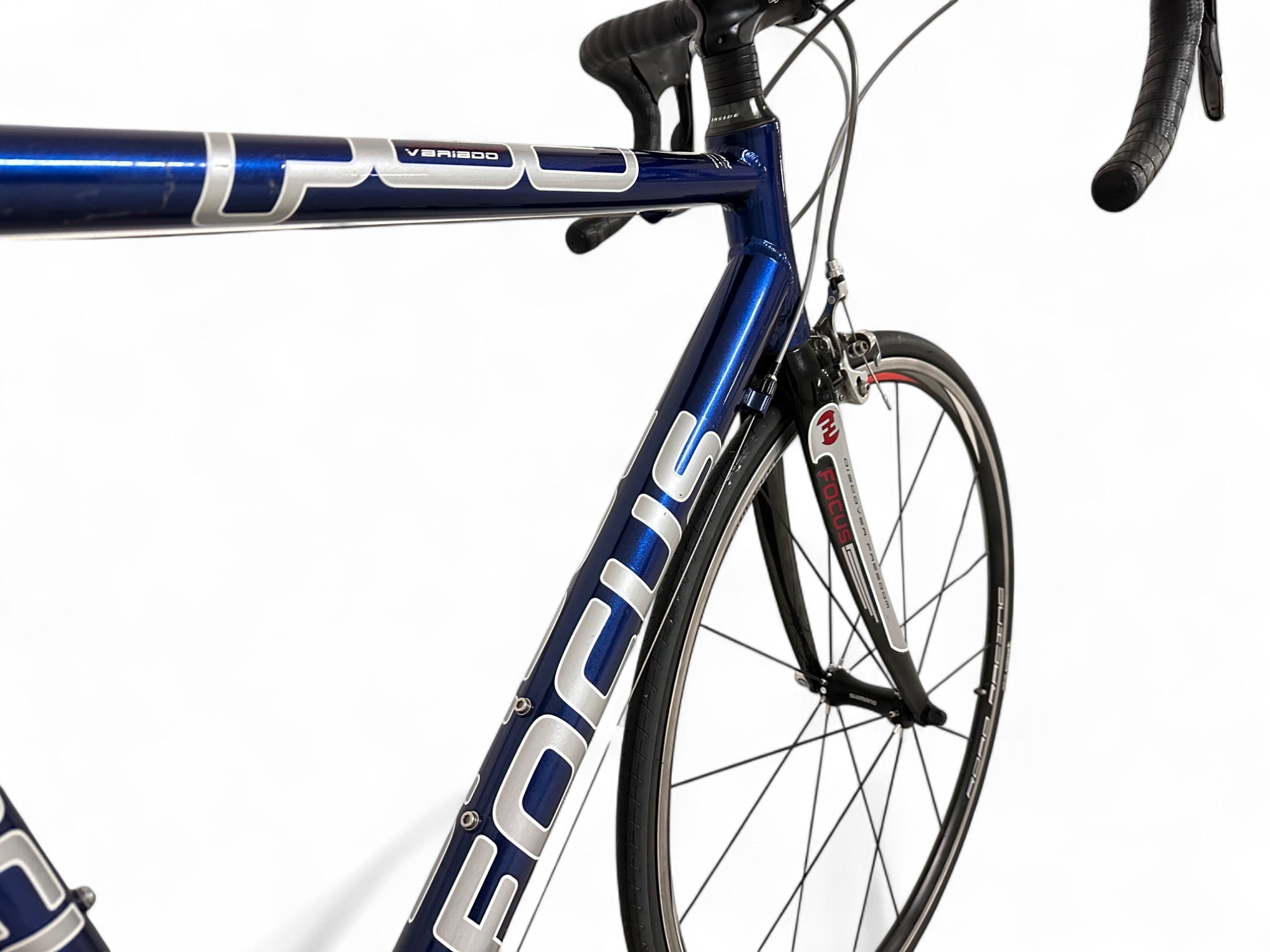 Focus Variado road bike – Shimano 105, carbon fork, very good