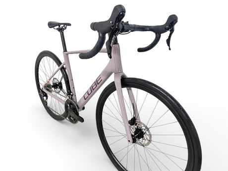 Cube Attain C:62 Race Carbon Rennrad