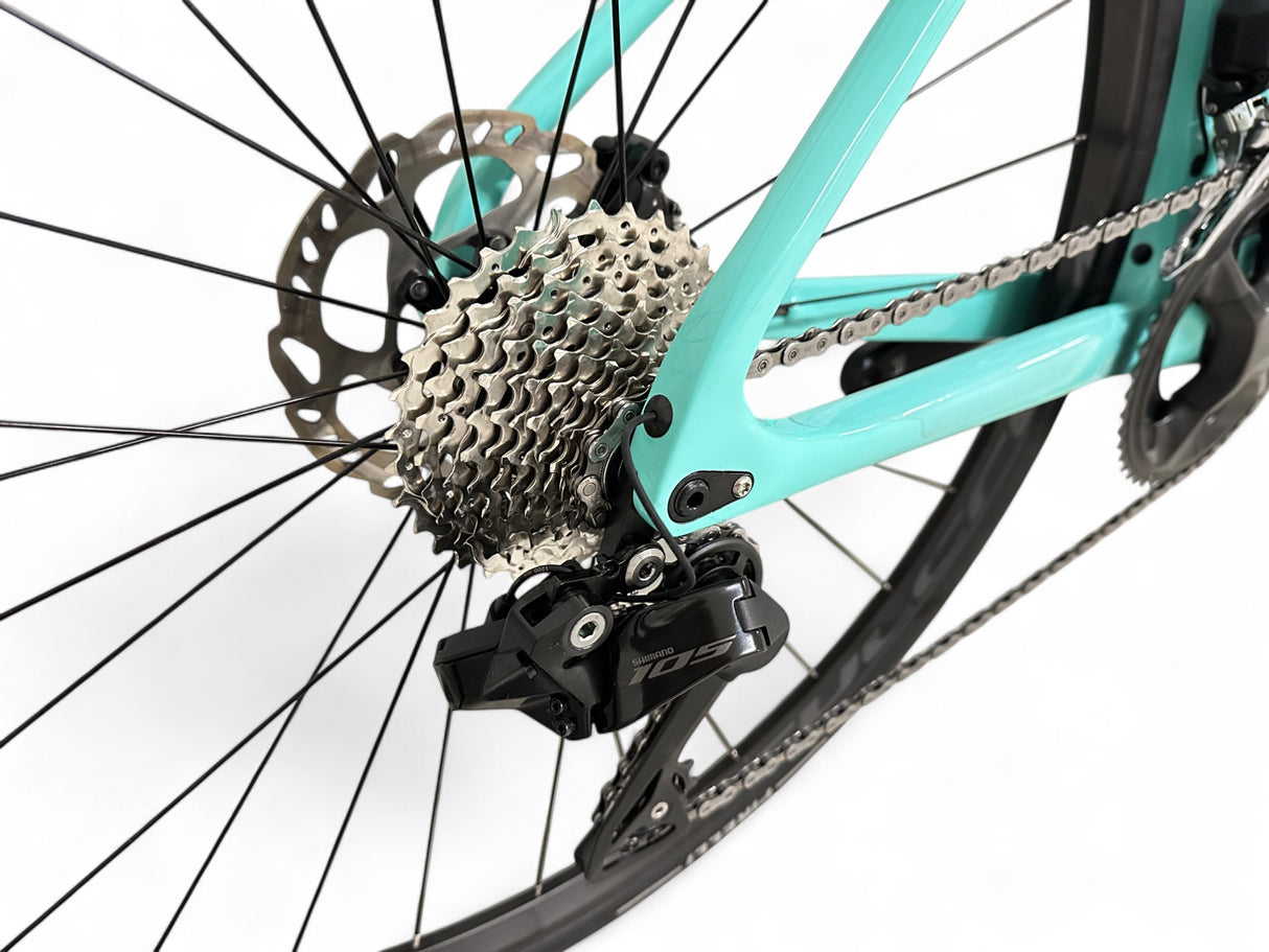 Bianchi Infinito XE Disc 105 Di2