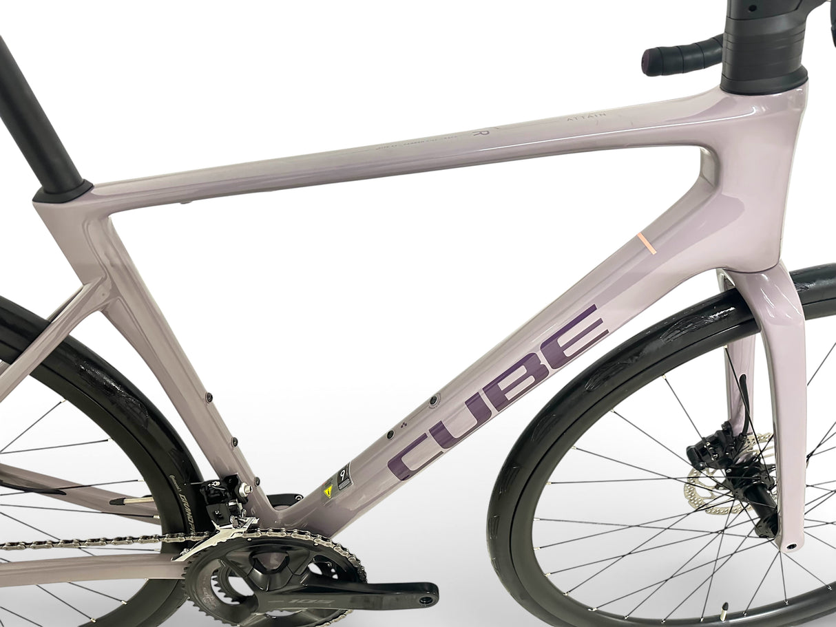 Cube Attain C:62 Race Carbon Rennrad