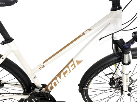 Compel XRC 700 women's trekking bike