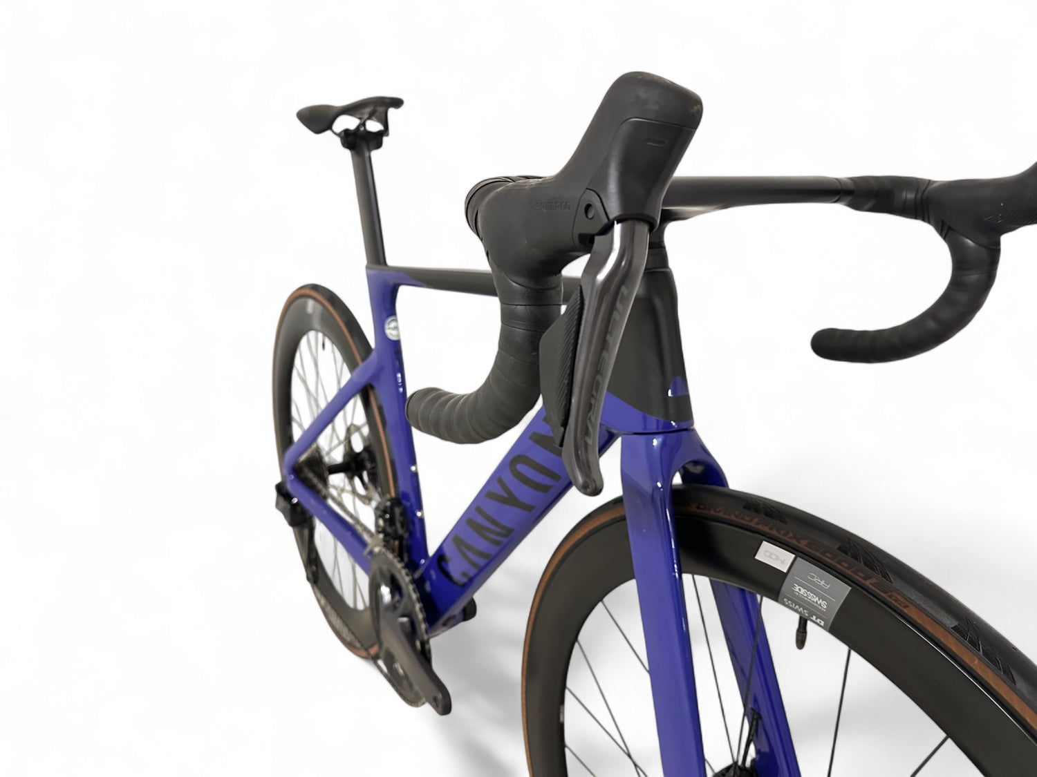 canyon rennrad aeroad Canyon Aeroad CF SLX 8 – Ultegra Di2, Carbonlaufräder, Aero-Rennrad – Bici No.1